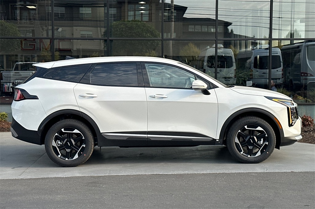 new 2026 Kia Sportage Hybrid car, priced at $33,009