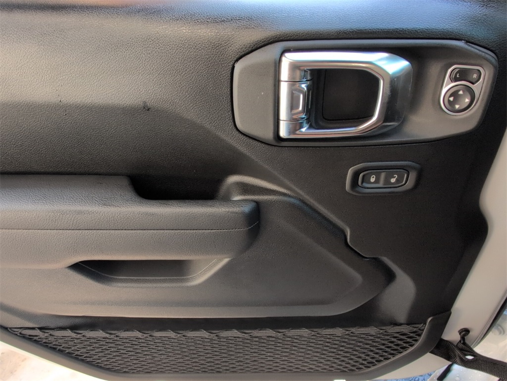 new 2025 Jeep Wrangler car, priced at $48,160