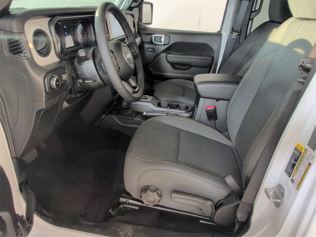 new 2025 Jeep Wrangler car, priced at $48,160