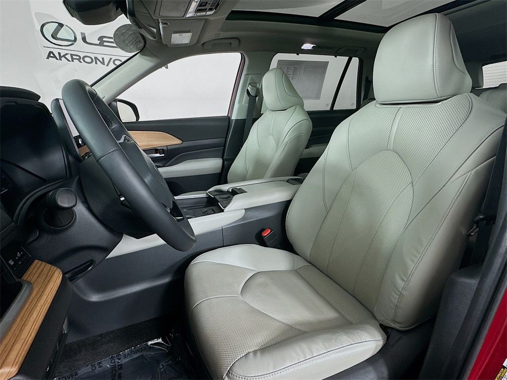 used 2024 Toyota Grand Highlander car, priced at $46,870