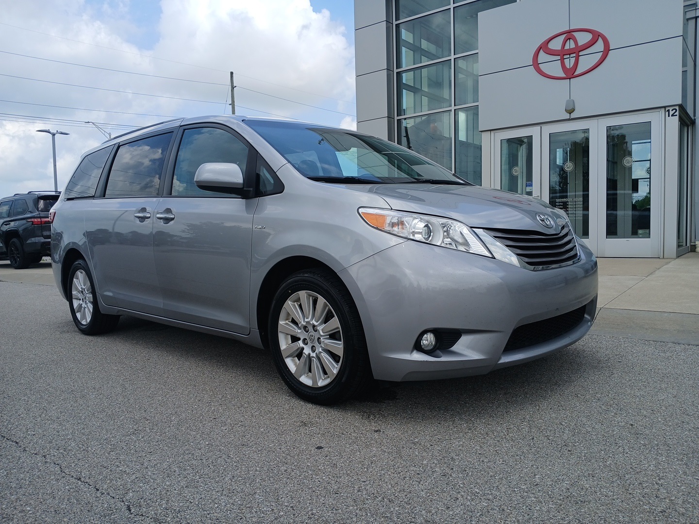 used 2016 Toyota Sienna car, priced at $18,027