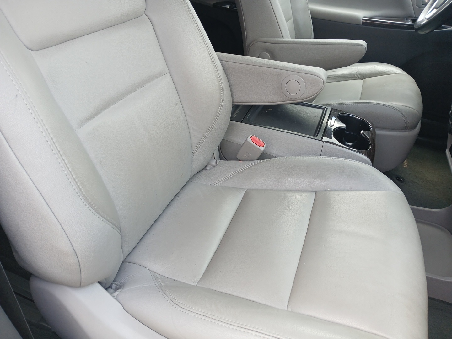 used 2016 Toyota Sienna car, priced at $18,027