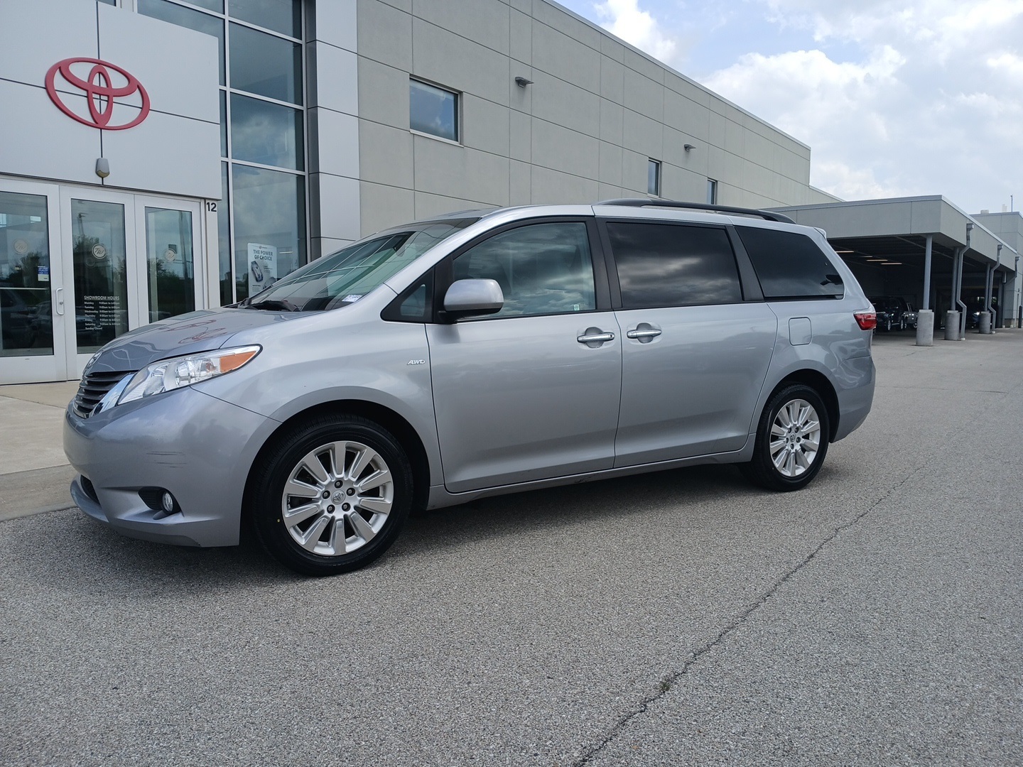 used 2016 Toyota Sienna car, priced at $18,027