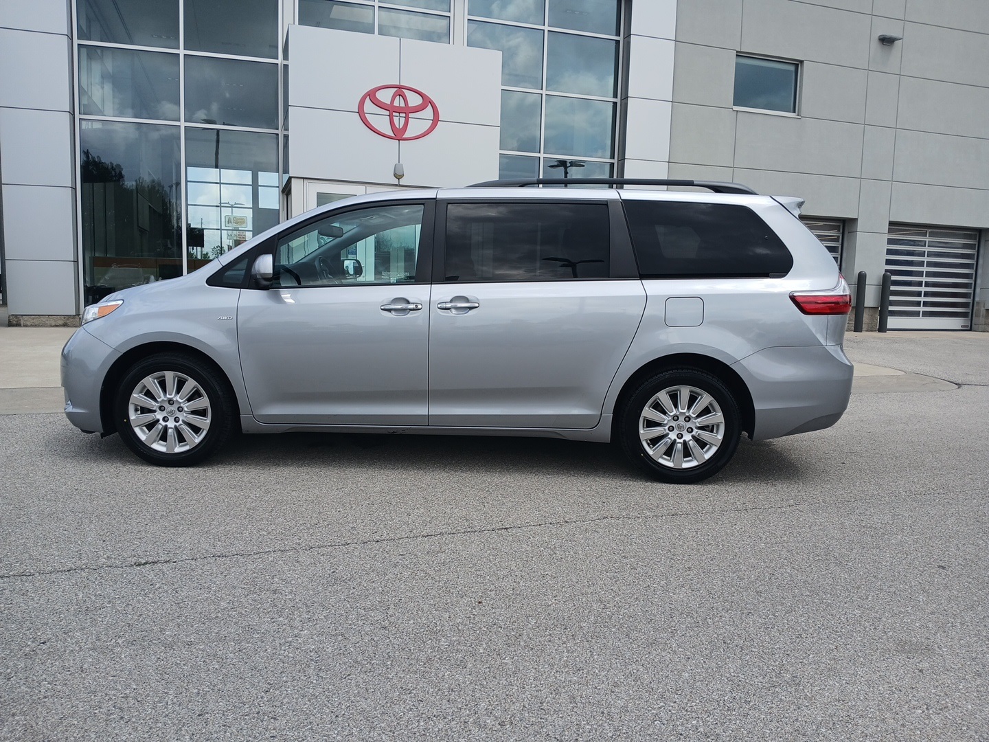 used 2016 Toyota Sienna car, priced at $18,027
