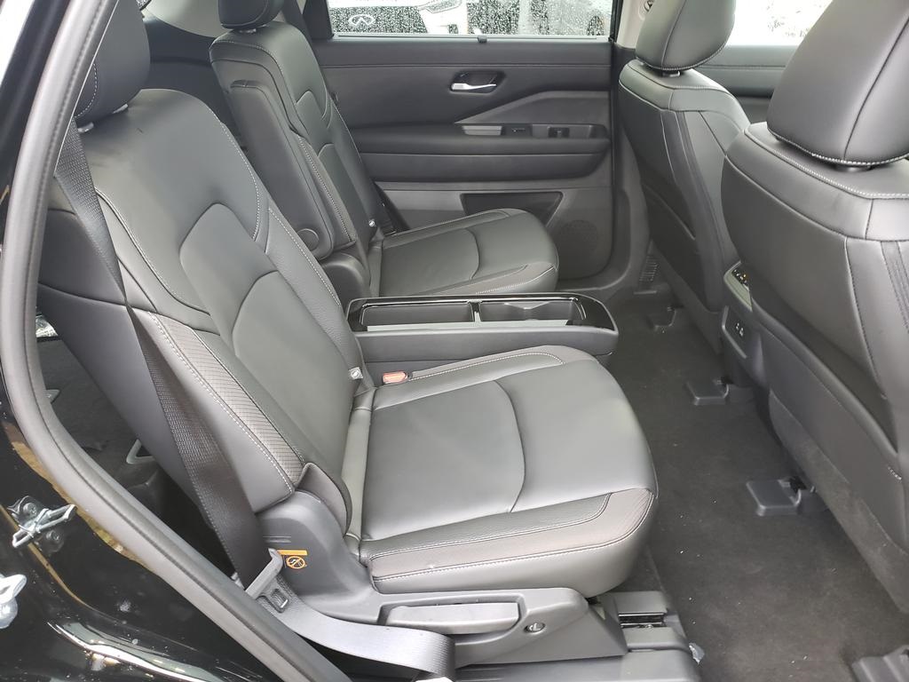 new 2025 Nissan Pathfinder car, priced at $39,906