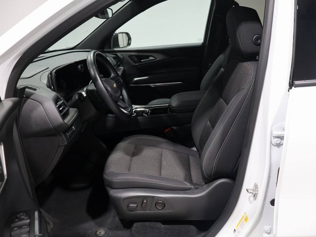 used 2024 Chevrolet Traverse car, priced at $38,500