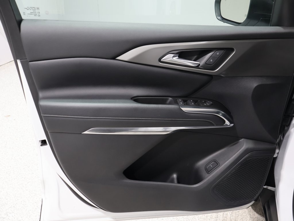 used 2024 Chevrolet Traverse car, priced at $38,500