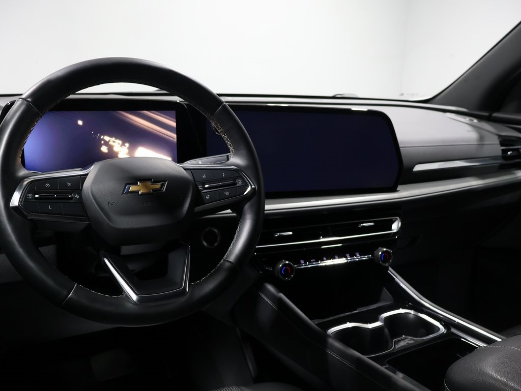 used 2024 Chevrolet Traverse car, priced at $38,500