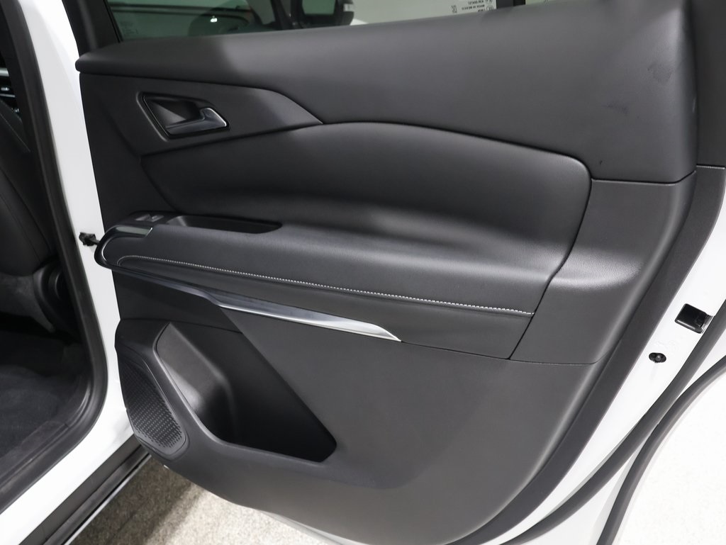 used 2024 Chevrolet Traverse car, priced at $38,500