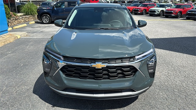 new 2025 Chevrolet Trax car, priced at $25,485