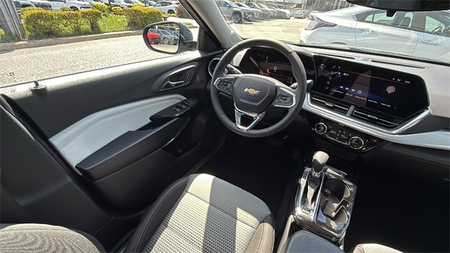 new 2025 Chevrolet Trax car, priced at $25,485