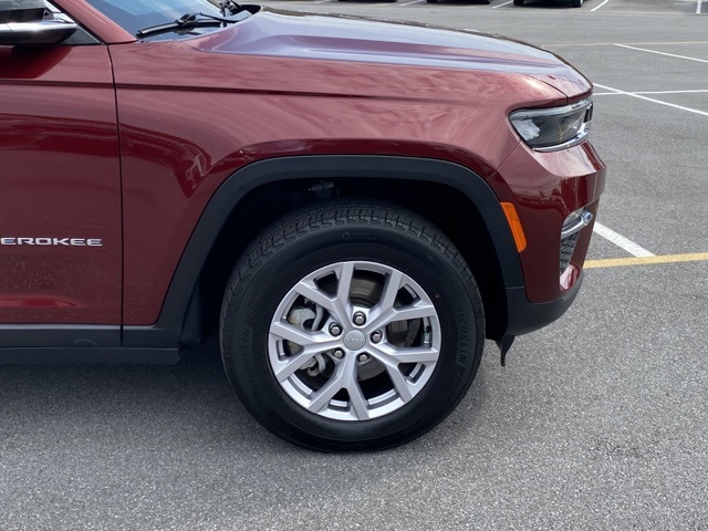 used 2022 Jeep Grand Cherokee car, priced at $29,878