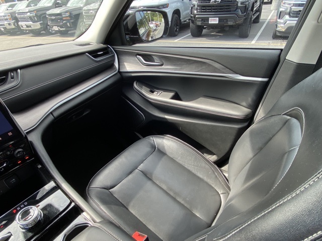 used 2022 Jeep Grand Cherokee car, priced at $29,878