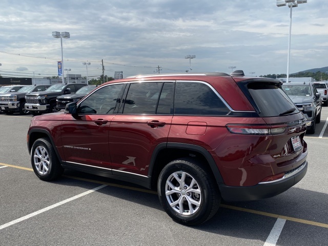 used 2022 Jeep Grand Cherokee car, priced at $29,878