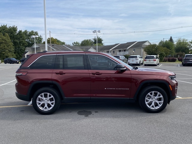 used 2022 Jeep Grand Cherokee car, priced at $29,878