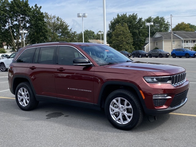 used 2022 Jeep Grand Cherokee car, priced at $29,878