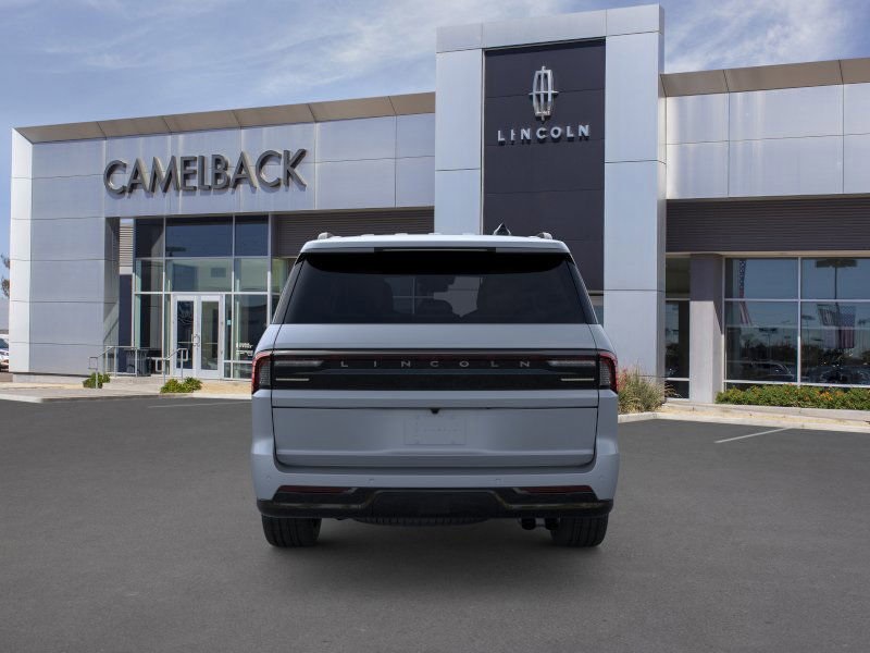 new 2025 Lincoln Navigator car, priced at $110,340
