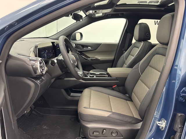 new 2026 Chevrolet Equinox car, priced at $33,015