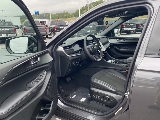 new 2025 Jeep Grand Cherokee L car, priced at $39,891