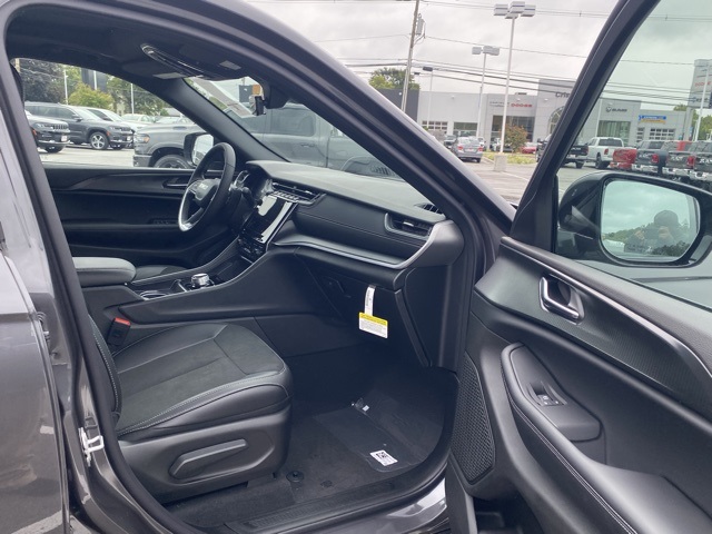 new 2025 Jeep Grand Cherokee L car, priced at $39,891