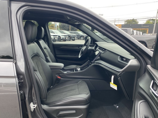 new 2025 Jeep Grand Cherokee L car, priced at $39,891