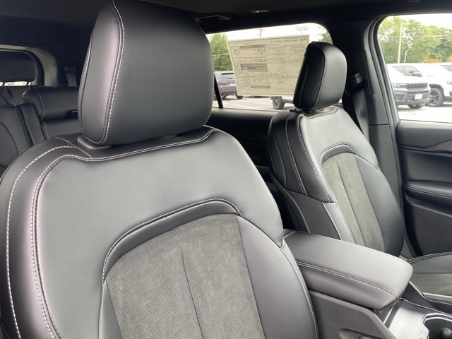 new 2025 Jeep Grand Cherokee L car, priced at $39,891