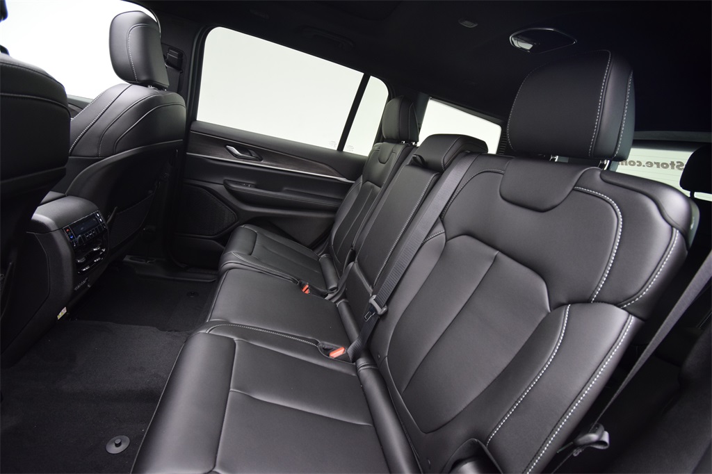 new 2025 Jeep Grand Cherokee L car, priced at $50,776