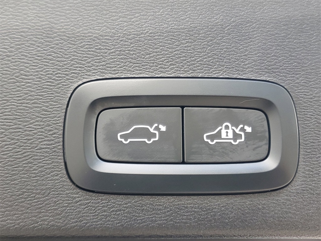 used 2023 Volvo XC40 car, priced at $29,994