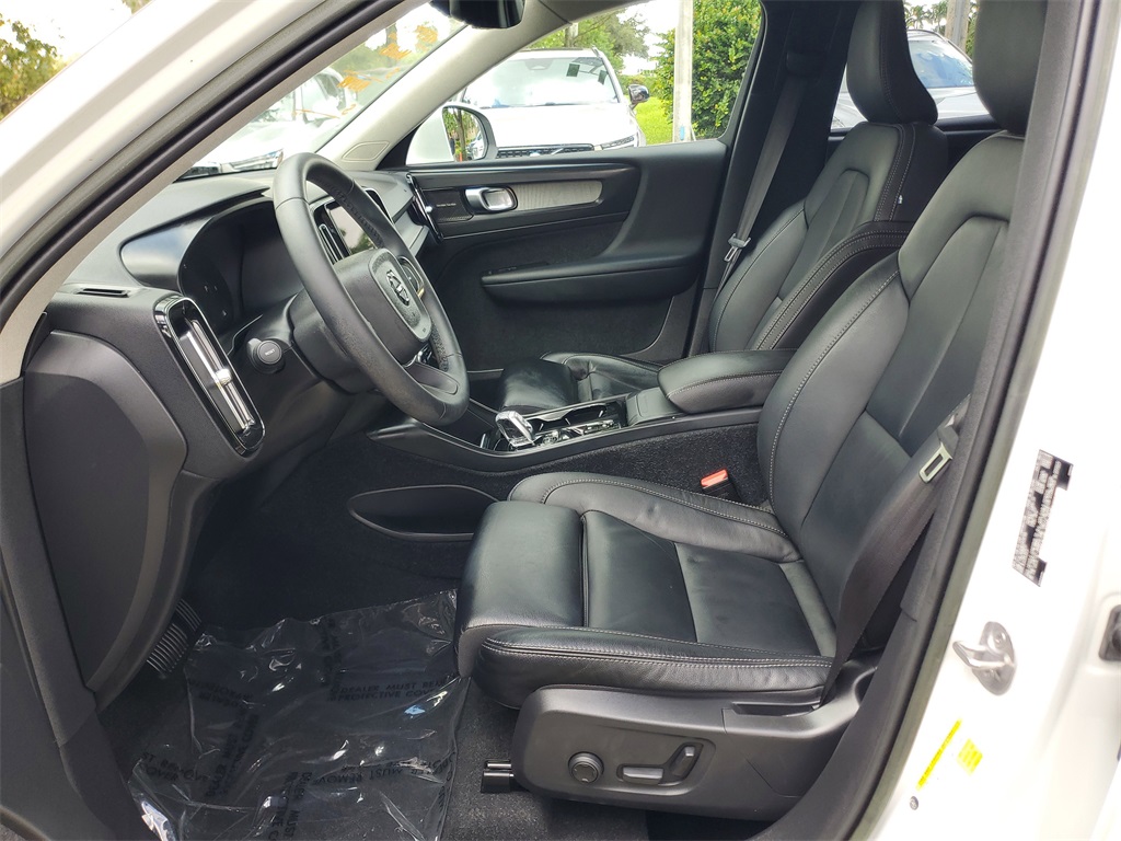 used 2023 Volvo XC40 car, priced at $29,994
