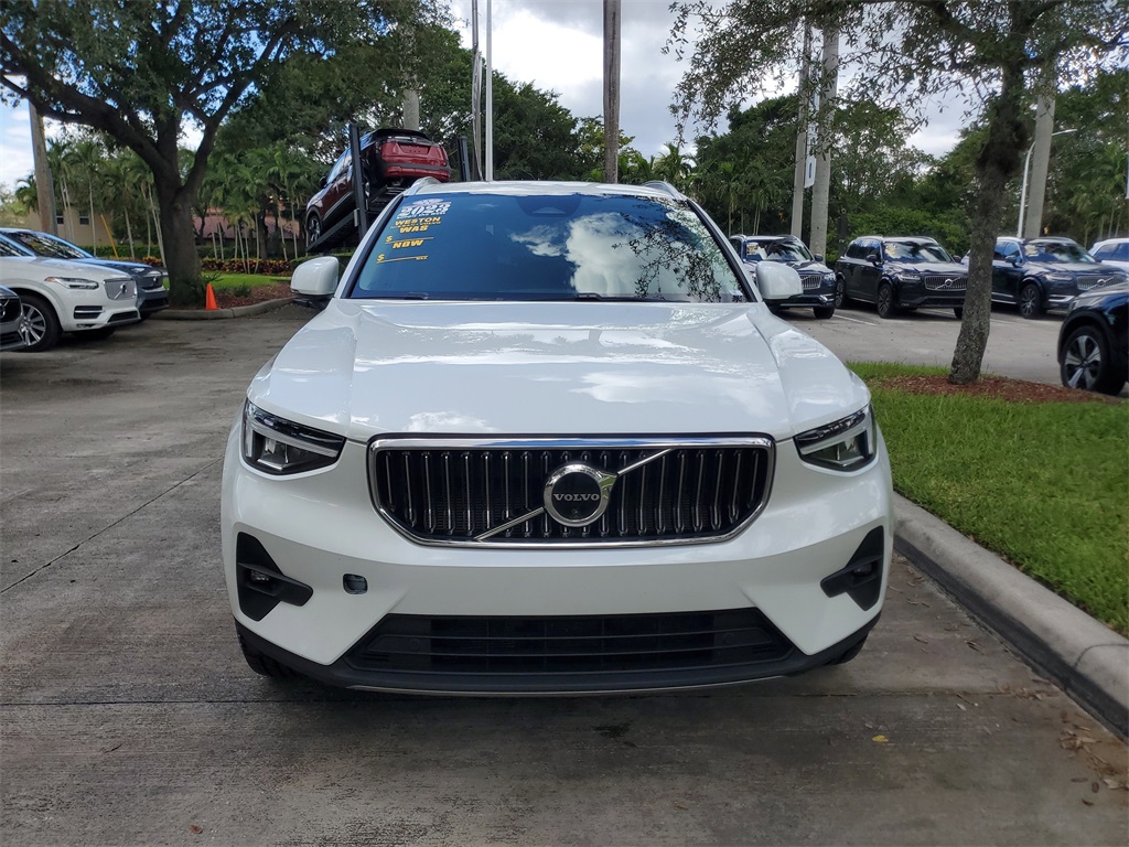used 2023 Volvo XC40 car, priced at $29,994