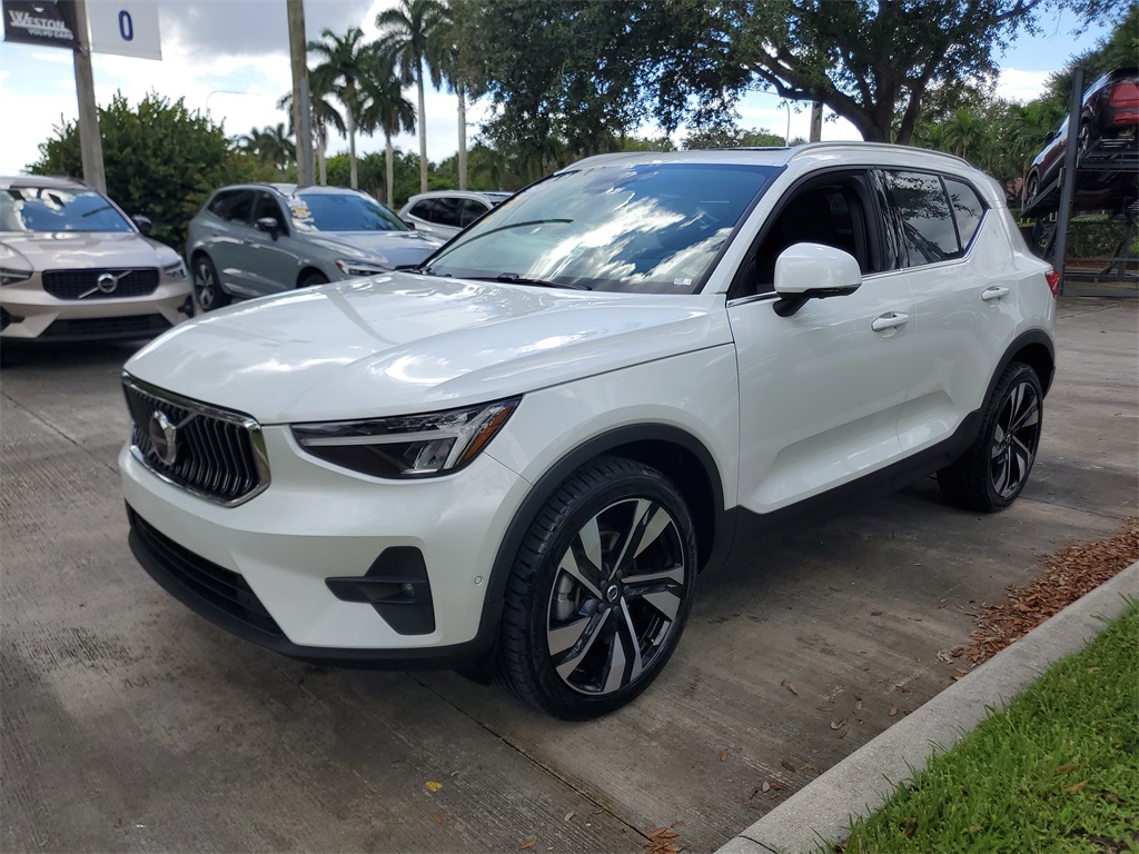 used 2023 Volvo XC40 car, priced at $29,994