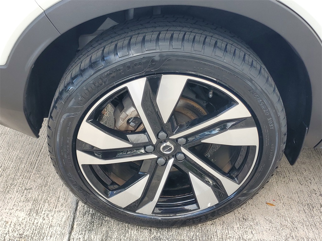 used 2023 Volvo XC40 car, priced at $29,994