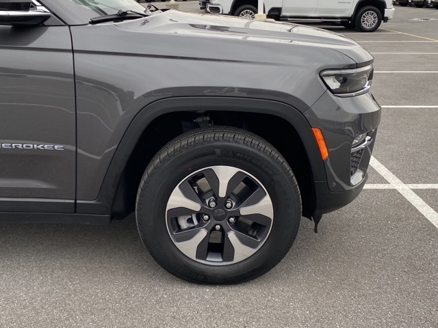 used 2022 Jeep Grand Cherokee car, priced at $28,987