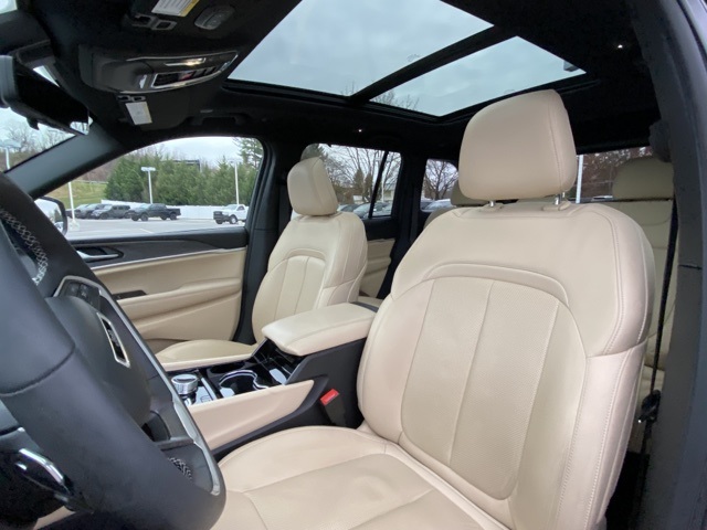 used 2022 Jeep Grand Cherokee car, priced at $28,987