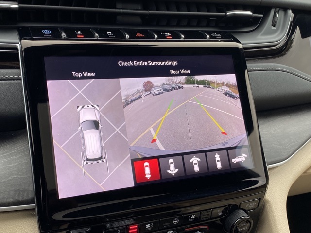 used 2022 Jeep Grand Cherokee car, priced at $28,987