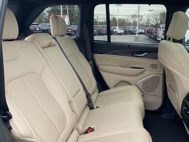 used 2022 Jeep Grand Cherokee car, priced at $28,987