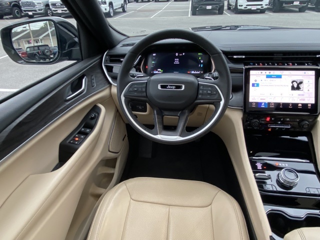 used 2022 Jeep Grand Cherokee car, priced at $28,987