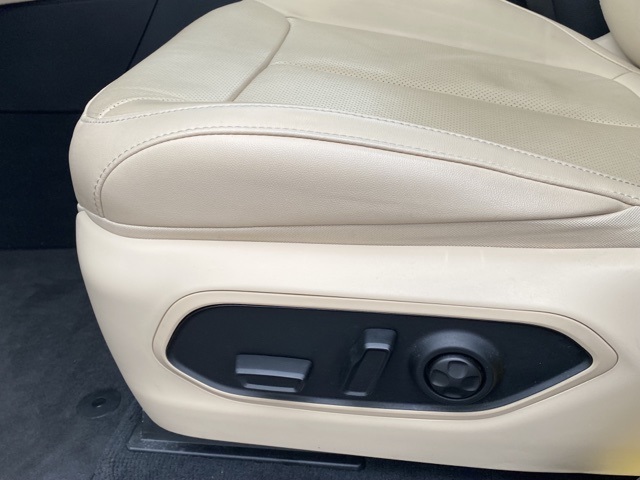 used 2022 Jeep Grand Cherokee car, priced at $28,987