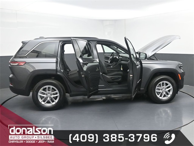 new 2025 Jeep Grand Cherokee car, priced at $38,999