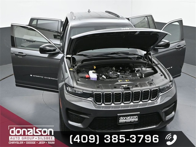 new 2025 Jeep Grand Cherokee car, priced at $38,999