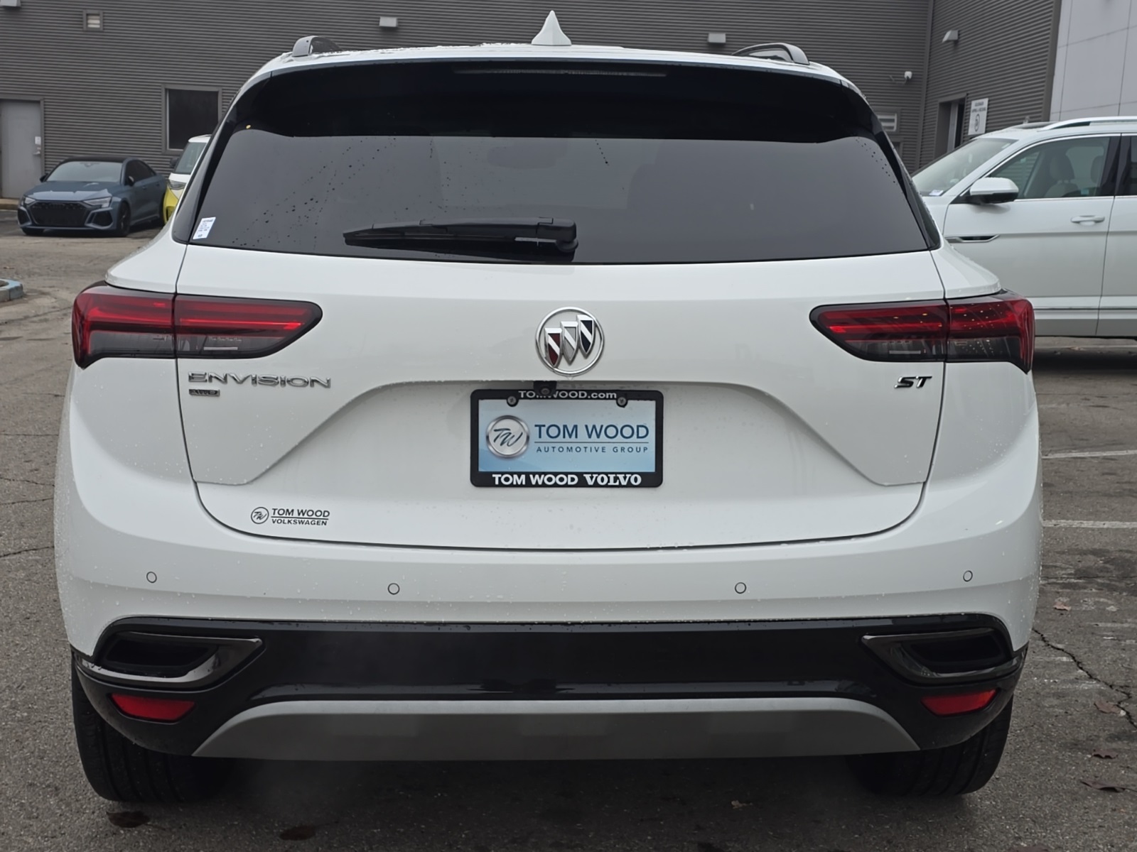 used 2023 Buick Envision car, priced at $28,000