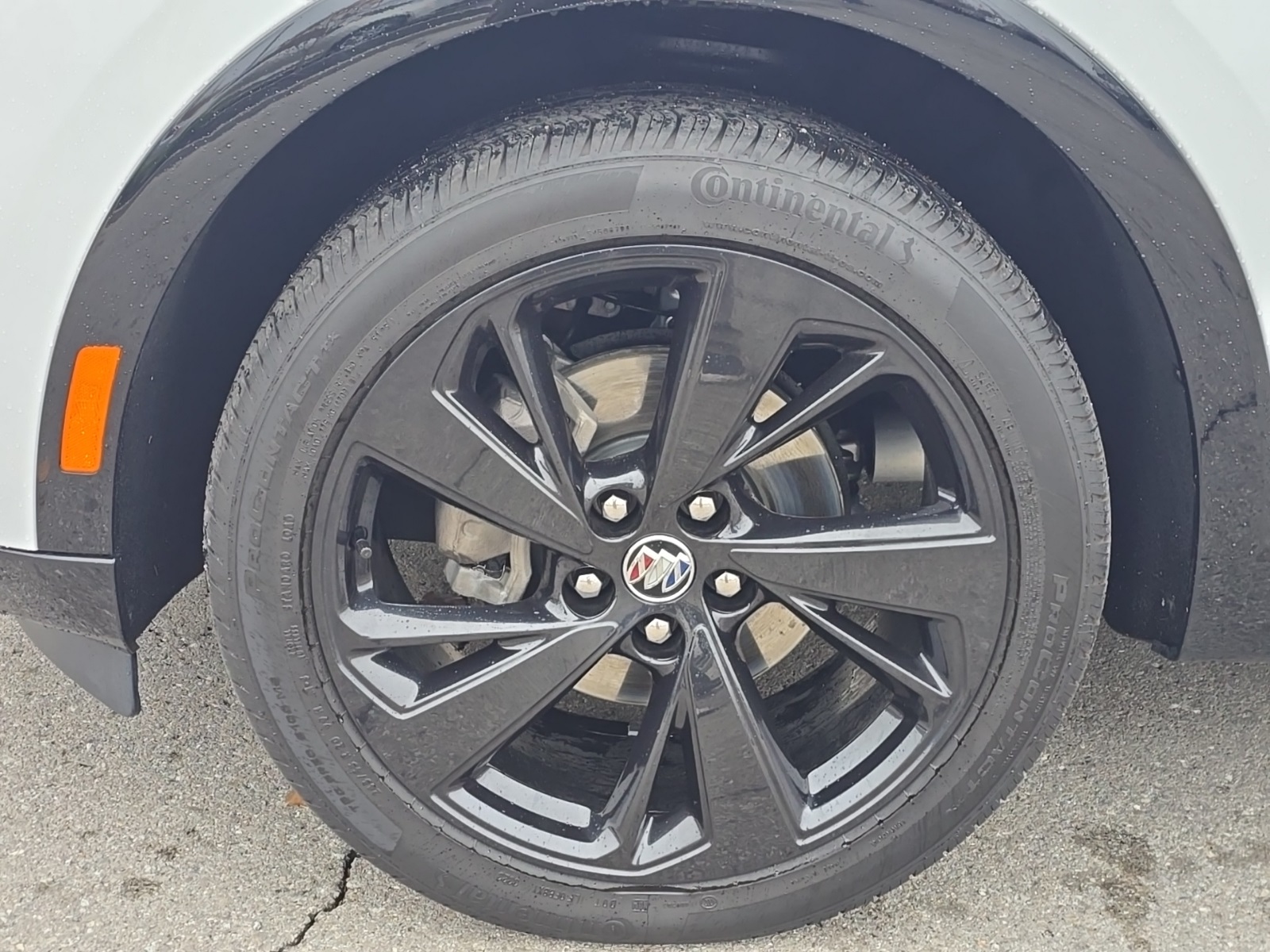 used 2023 Buick Envision car, priced at $28,000