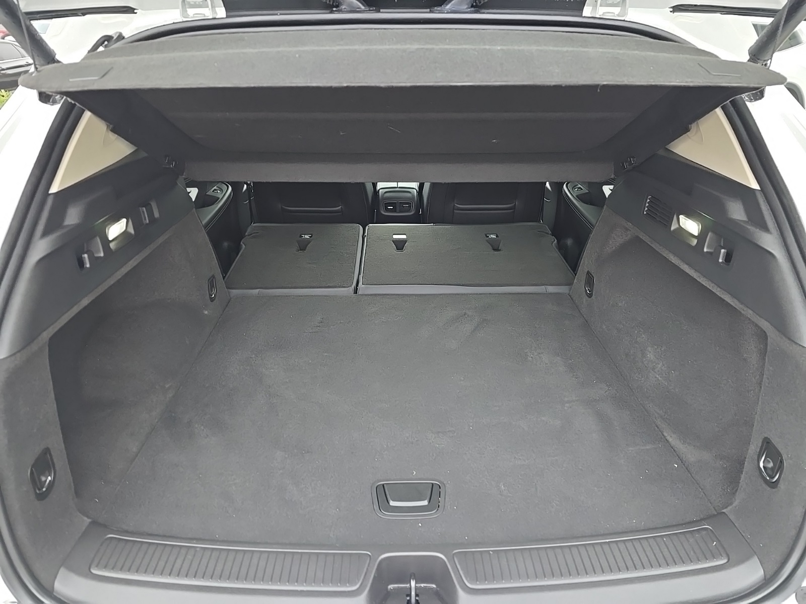 used 2023 Buick Envision car, priced at $28,000