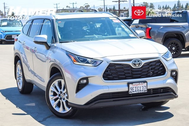 used 2023 Toyota Highlander car, priced at $39,692