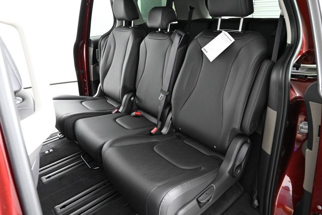 new 2026 Kia Carnival Hybrid car, priced at $43,760