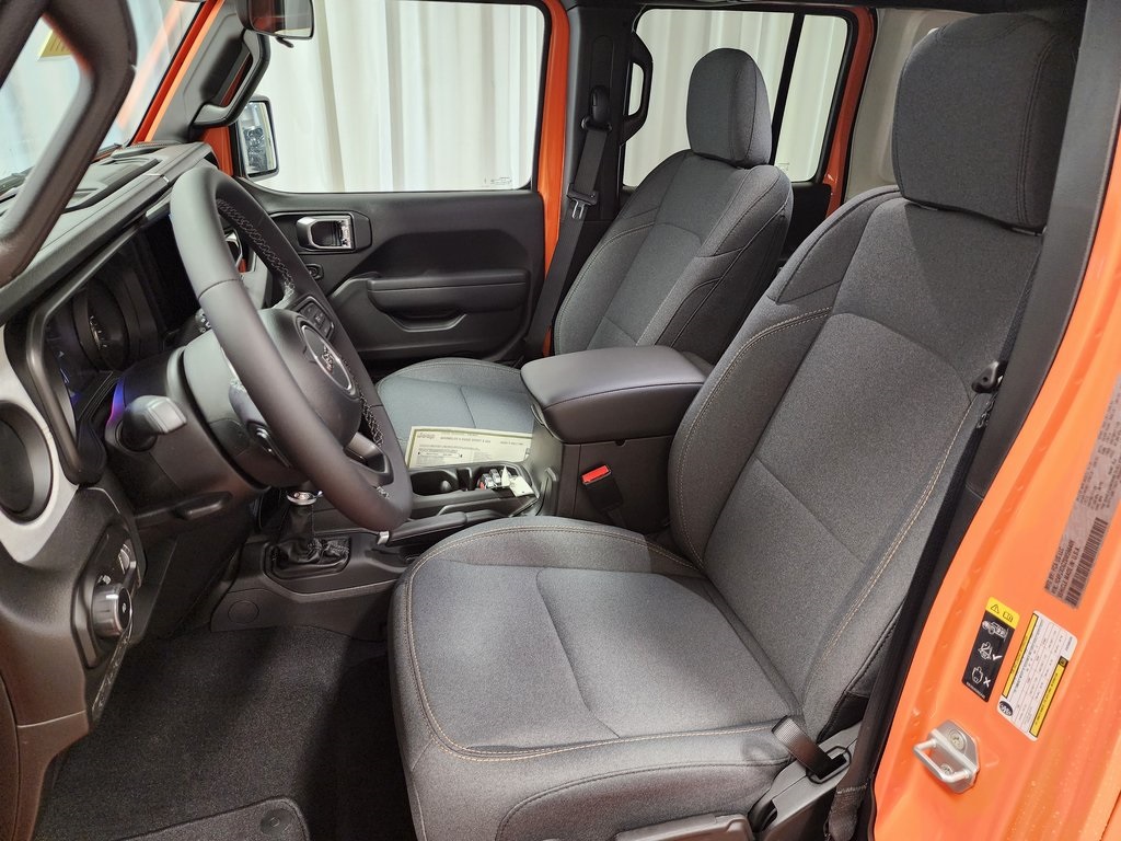 new 2025 Jeep Wrangler car, priced at $46,999