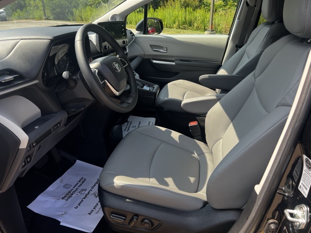 used 2023 Toyota Sienna car, priced at $78,903