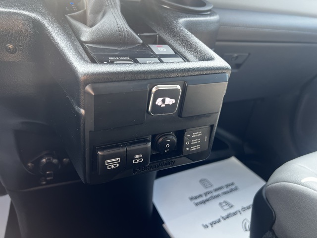 used 2023 Toyota Sienna car, priced at $78,903