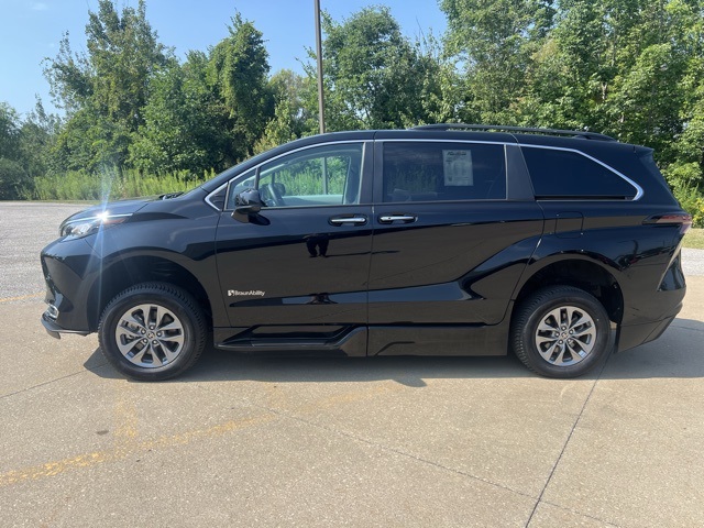 used 2023 Toyota Sienna car, priced at $78,903