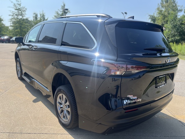 used 2023 Toyota Sienna car, priced at $78,903